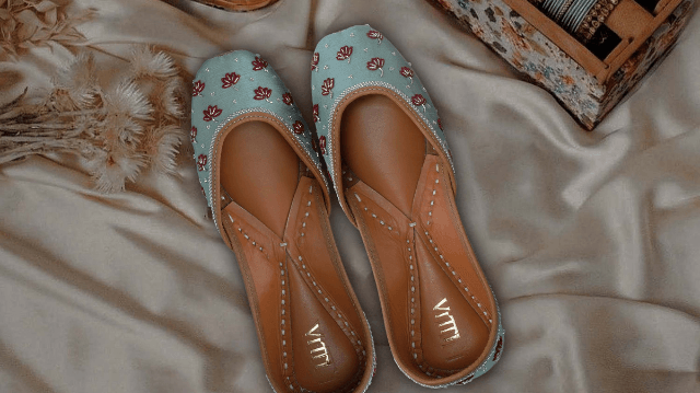 Juttis and comfort: discussing the comfort features of juttis and how they can benefit the feet.