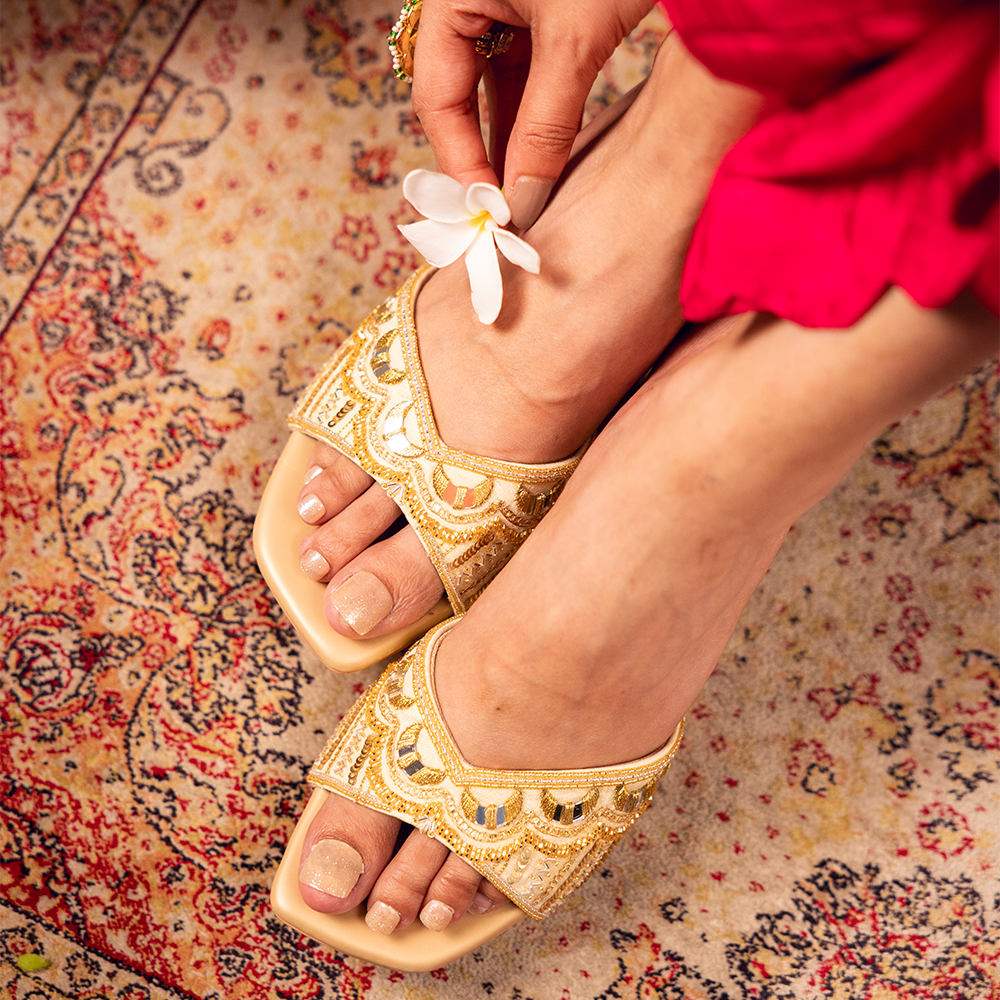 CHAAND BANNO HEELS  (Mirrors and gold that glow like a bride kissed by the moon)
