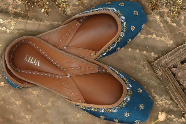 The craftmanship of juttis:delving into the intricate embroidery and embellishments that are often featured on juttis.