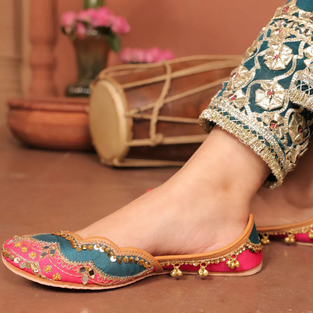 GHUNGHROO BALLET JUTTI